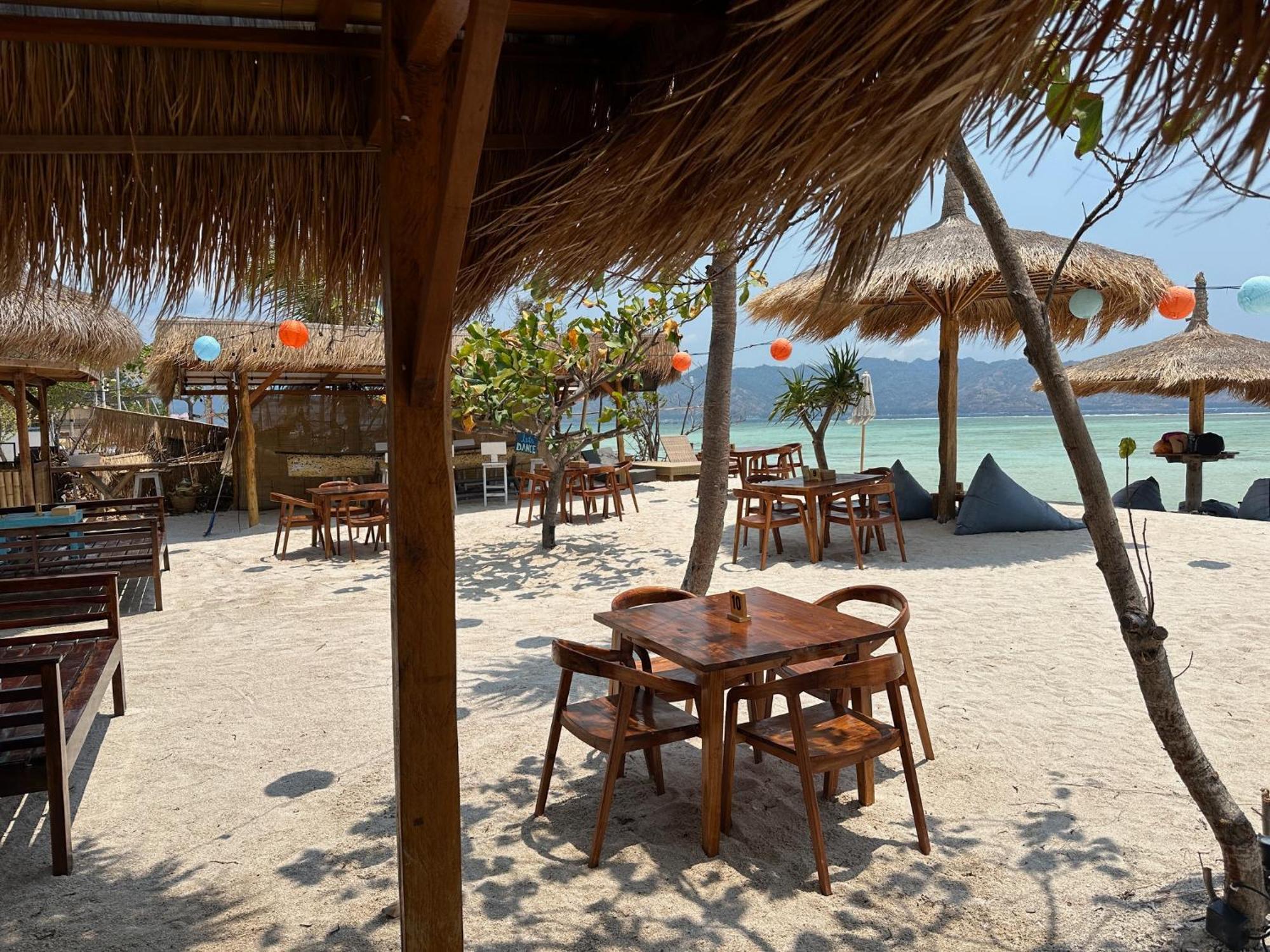Senang Villa Gili Air Exteriör bild
